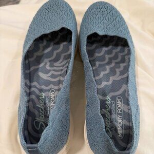 Skechers Classic Fit Air-Cooled Memory Foam Slip on Womens Shoes size 9
